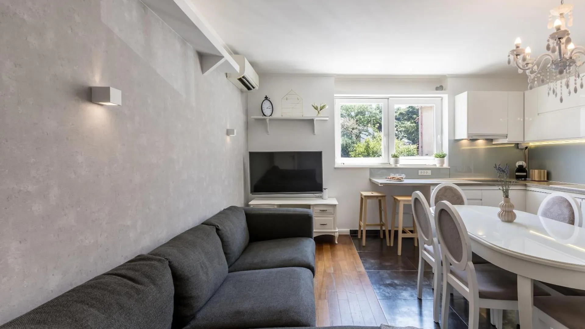 Central Park Apartment With Terrace Split